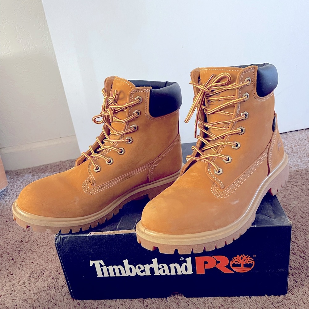 Fairly new, worn a couple times 🔥♥️TIMBS♥️🔥